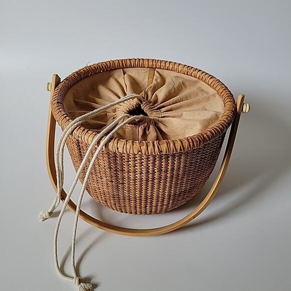 Vintage Nantucket Lightship Lined Woven Wicker Handled Basket 10" Cottagecore - Picture 5 of 16